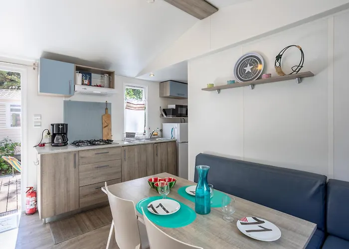 Mobil Sur Avec Piscine