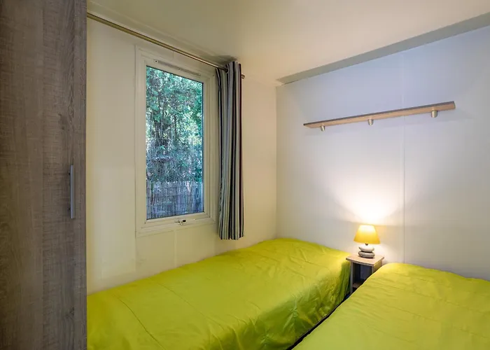 Mobil Sur Avec Piscine