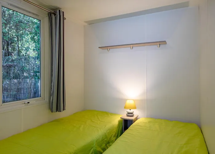 Mobil Sur Avec Piscine Kemping 4*