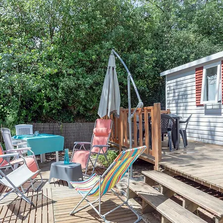 Campsite Mobil Sur Avec Piscine