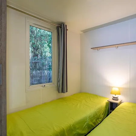 Mobil Sur Avec Piscine