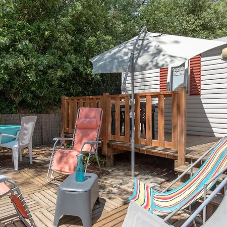 Mobil Sur Avec Piscine